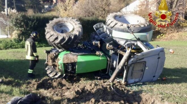 Morto un operaio travolto dal trattore con il quale stava lavorando la terra