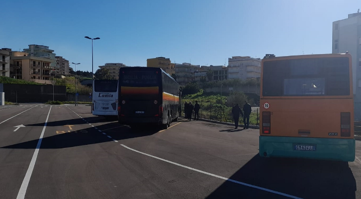 Dietro l’aggressione del giovane alla stazione degli autobus potrebbe esserci un’azione omofoba